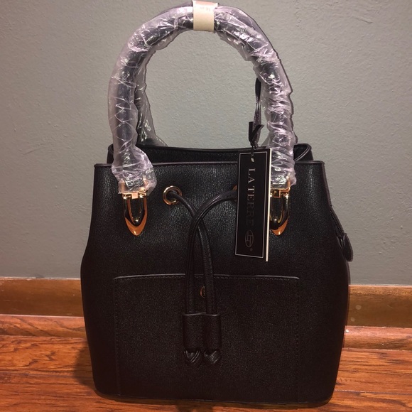 LA TERRE Handbags - BRAND NEW BLACK HANDBAG COMES WITH EXTENDER! NWT! SMOKE FREE HOME!!